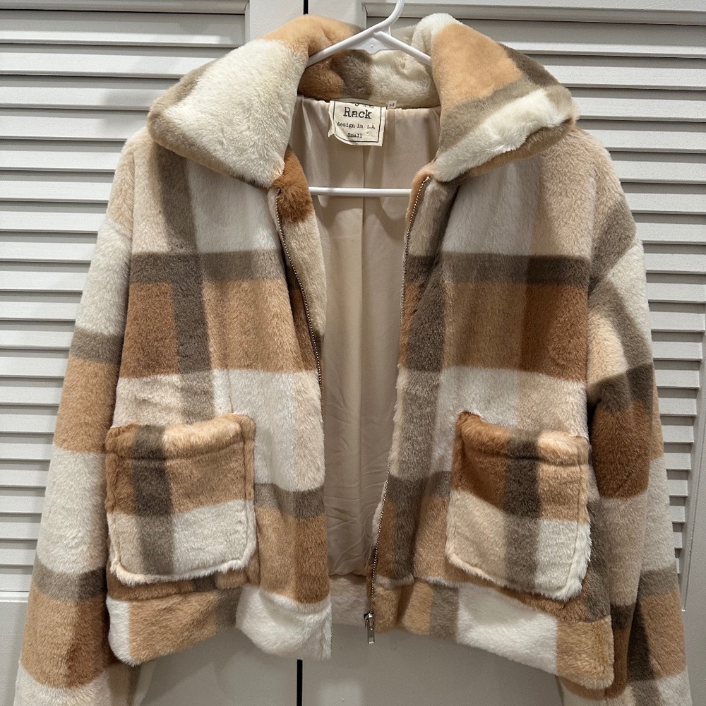 Style Rack Tan Checkered Jacket (Size small) - Picture 3 of 4